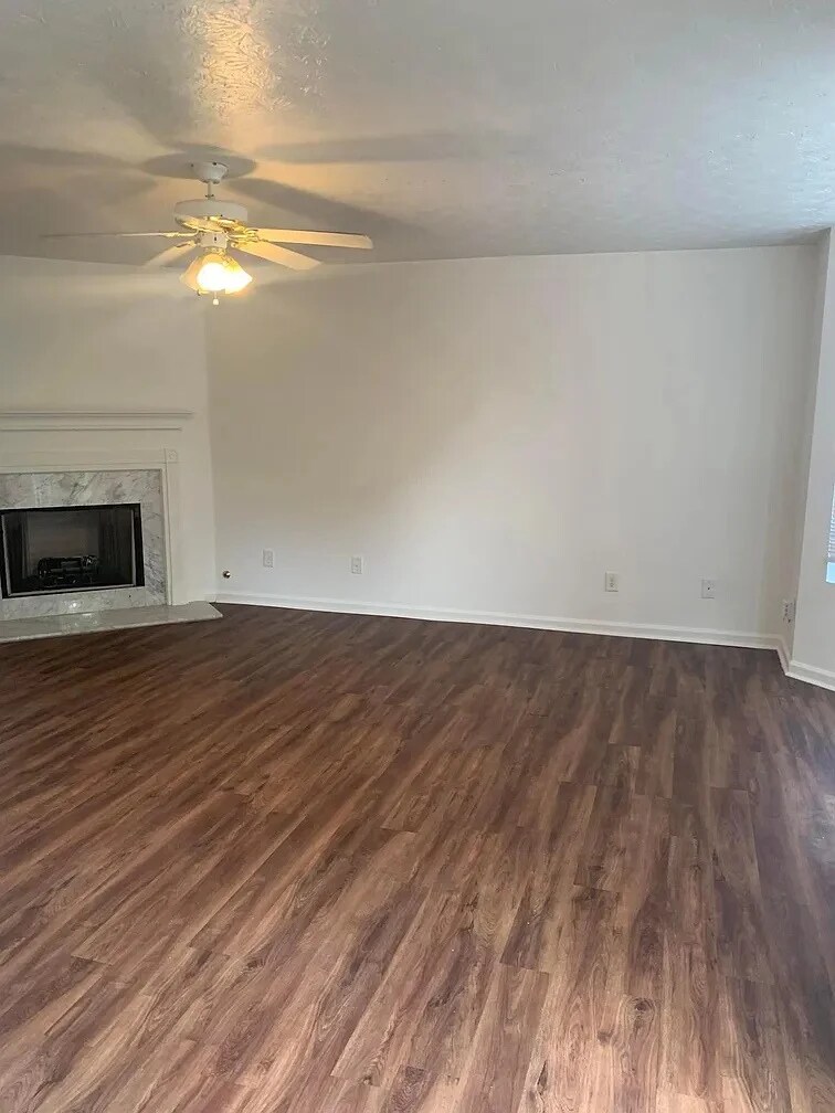 Building Photo - 5727 Windfall Ln