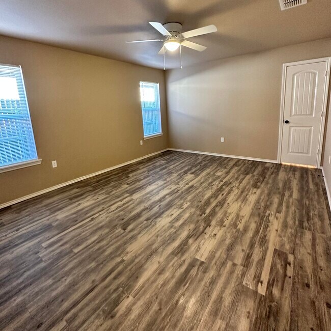 Building Photo - 1101 Preston Trails