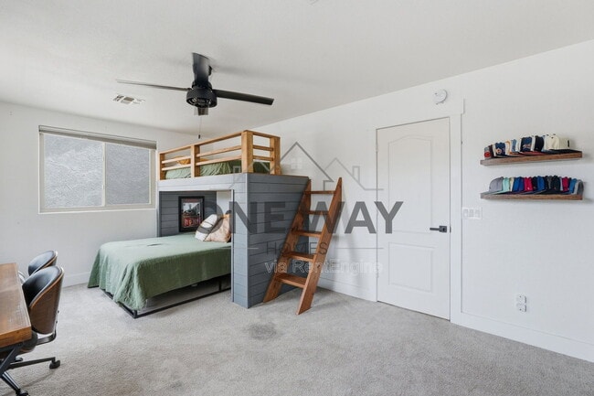 Building Photo - 8953 E Hillview St