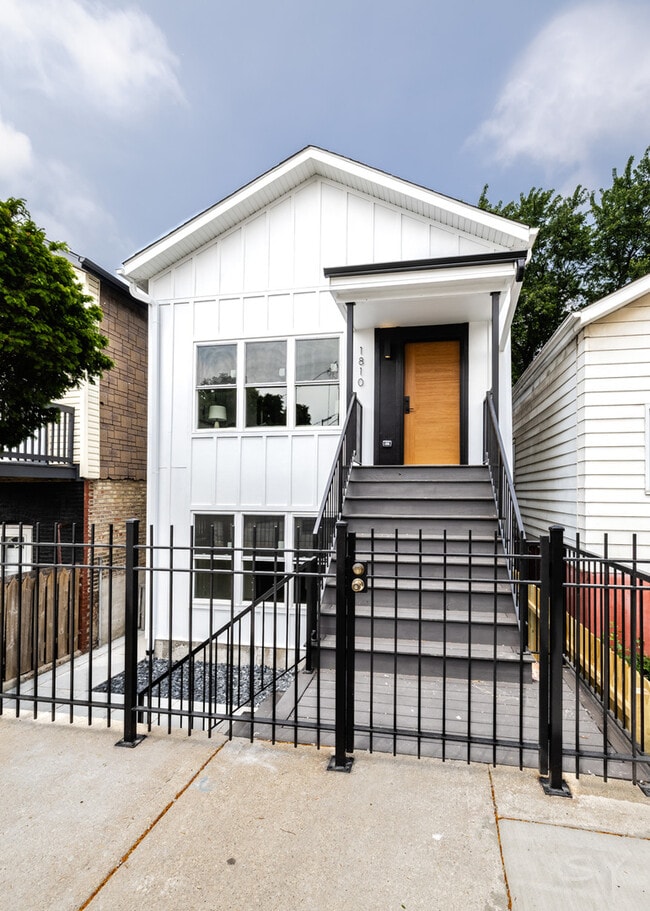 Building Photo - 1810 W 23rd St
