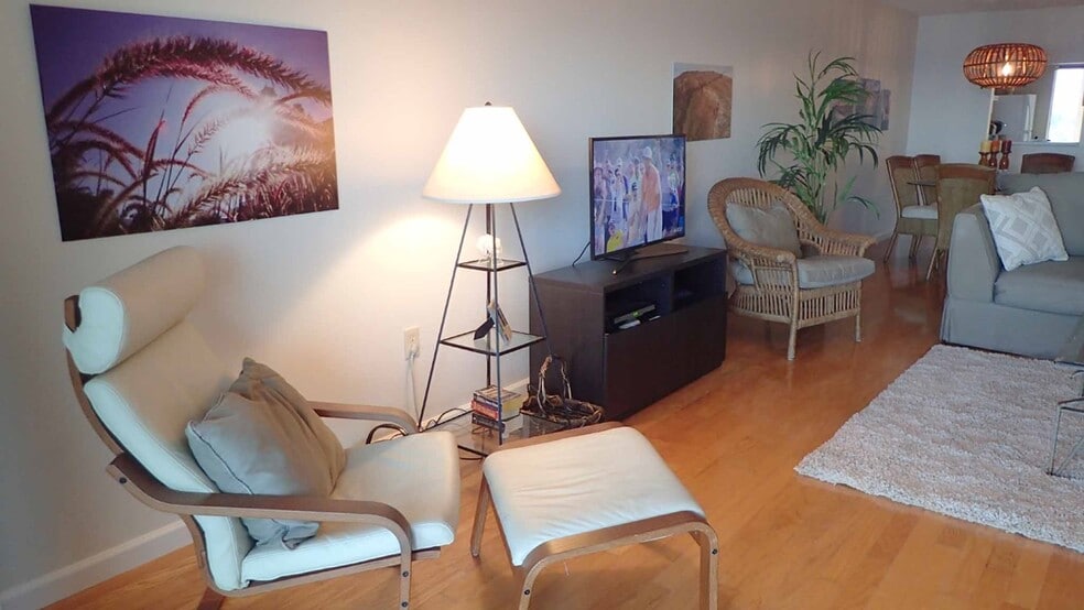 Building Photo - 1305 S Atlantic Ave