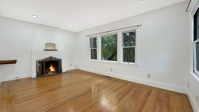 Building Photo - 4118-4120Penniman