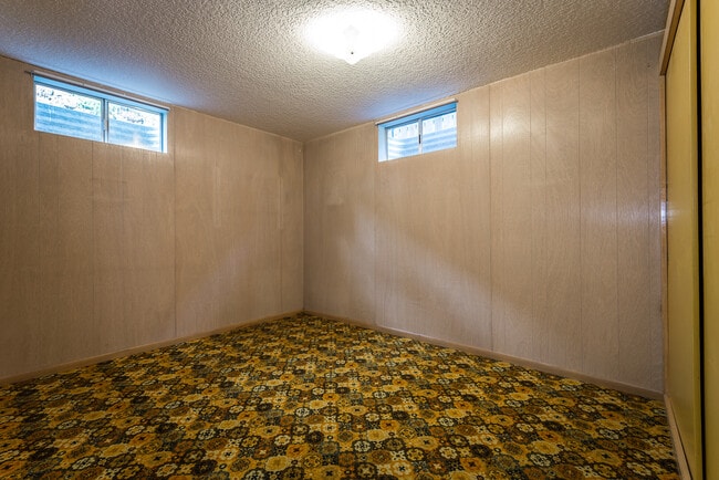 Building Photo - 3387 SE 10th Ave