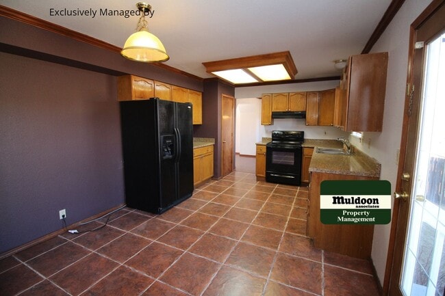 Building Photo - Coming Soon! Lovely Briargate Home! Pet Friendly!