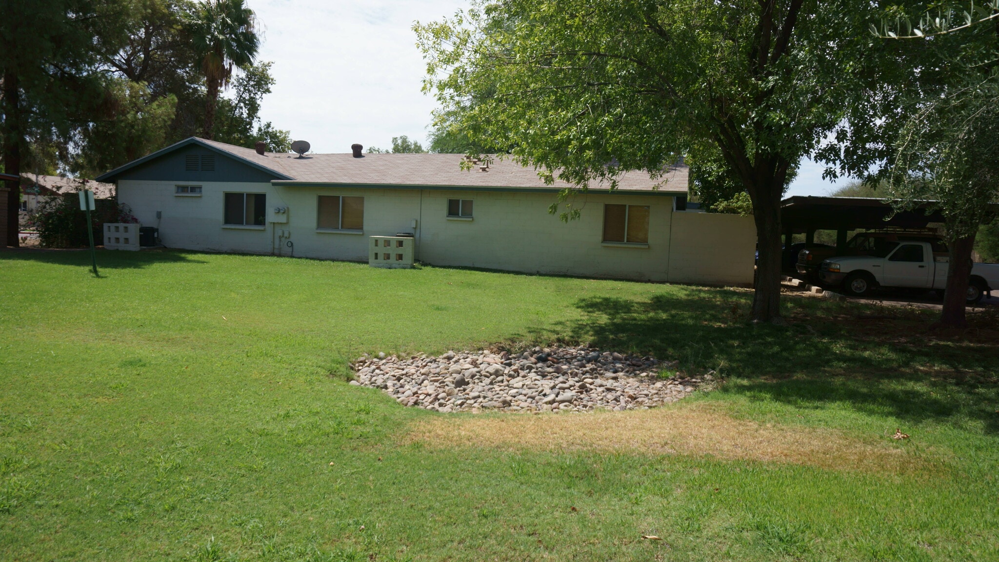 Backside - 3304 S Parkside Dr