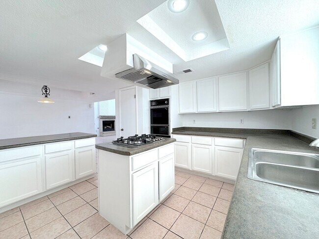 Building Photo - Spacious East El Paso 3bed/2bath!