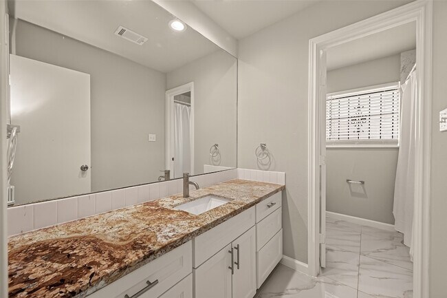 Building Photo - 5207 Bent Bough Ln