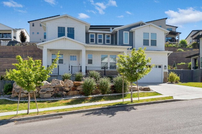 Building Photo - Traverse Mountain | SPACIOUS LIVING | 6 BED 4 BATH SINGLE FAMLY HOME