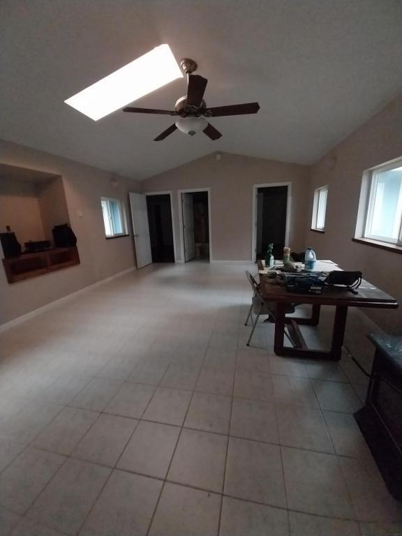 Building Photo - 650 Caves Hwy