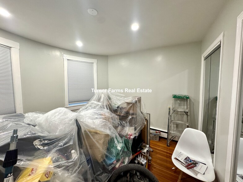 Building Photo - 83 E Brookline St