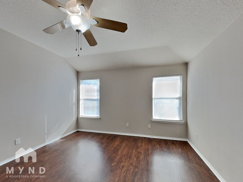 Building Photo - 1801 Bertram Dr