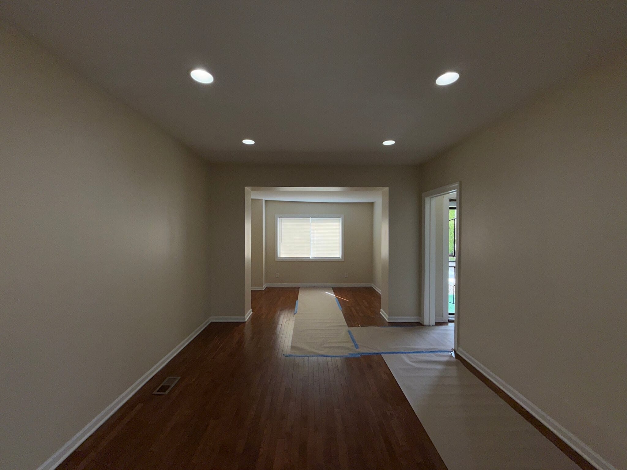 Building Photo - 7423 S St Lawrence Ave