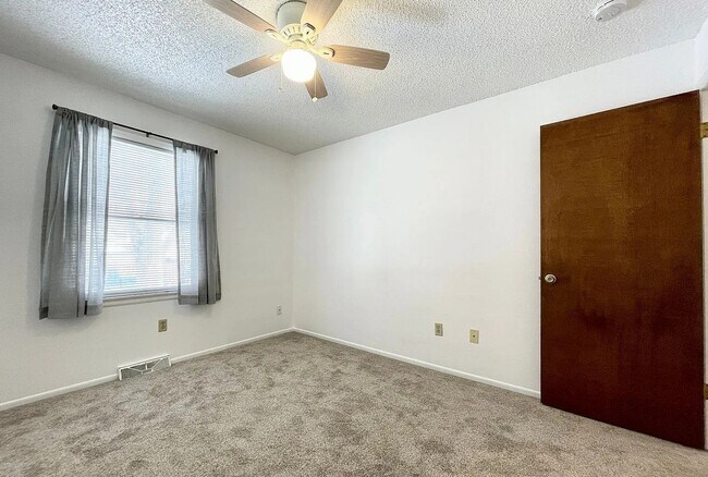 Building Photo - 3270 E 128th Pl