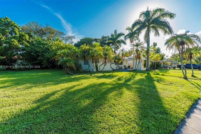 Building Photo - 230 NE 2nd Pl