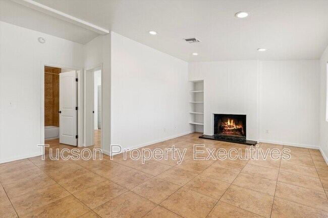 Building Photo - 227 E Waverly St