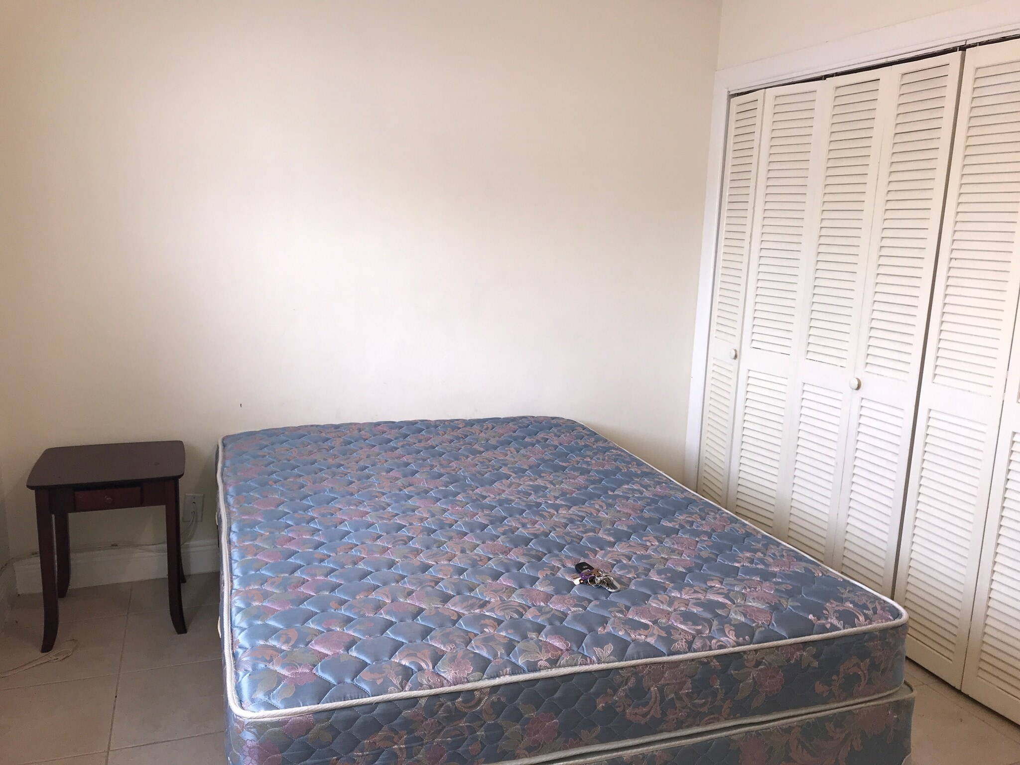 Building Photo - 265 SW 7th St