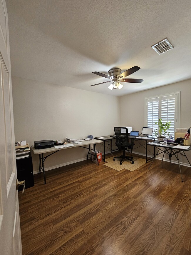 Building Photo - 7810 Woodbrook Cir