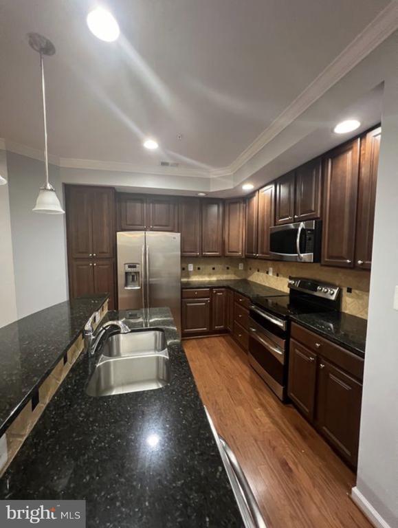 Building Photo - 1302 Cheswick Ln