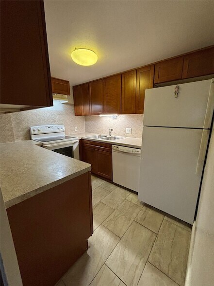 Building Photo - 7520 Hornwood Dr
