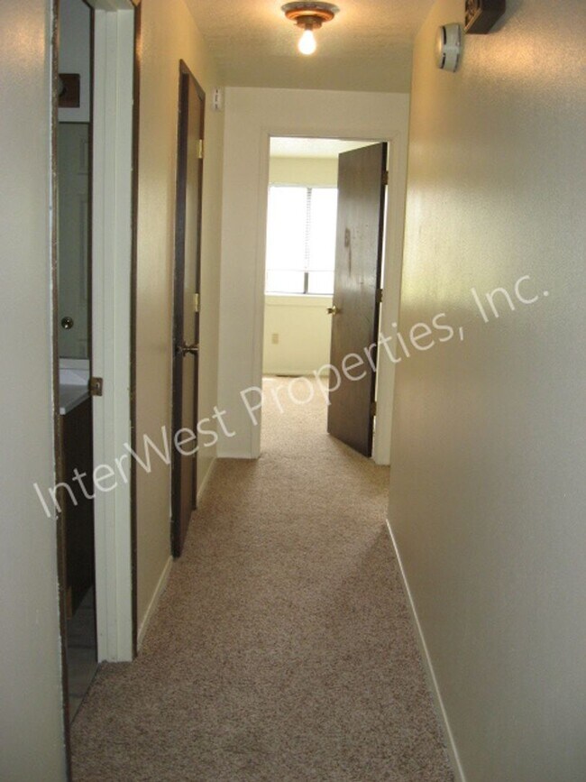 Building Photo - Ranch-Style Home in Beaverton with Fenced ...