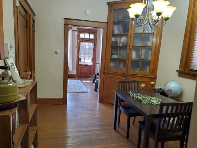 Building Photo - Beautiful 2-Bedroom Home in Lancaster!
