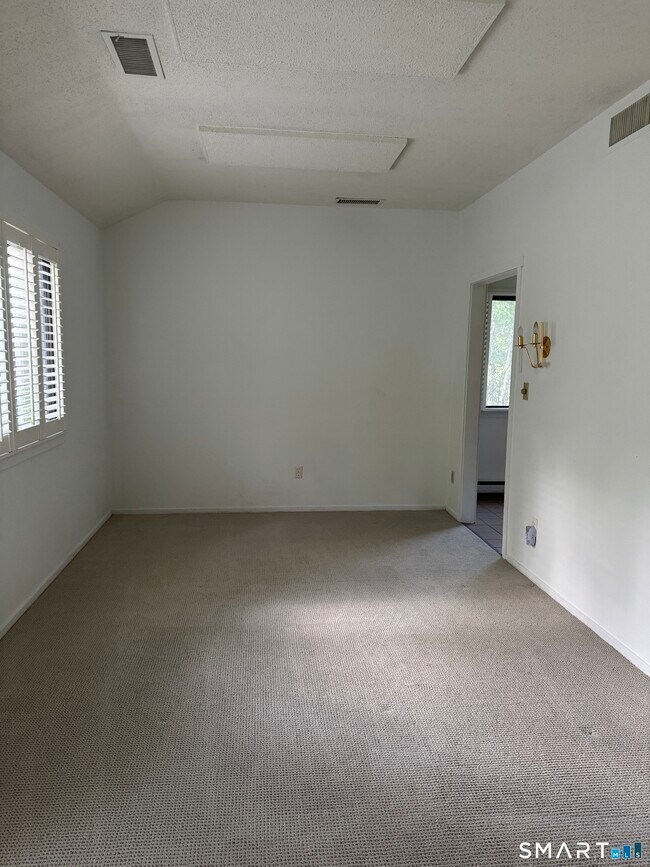 Building Photo - 491 Unit B Heritage Vlg