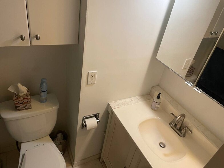 Building Photo - 8 Fulkerson St