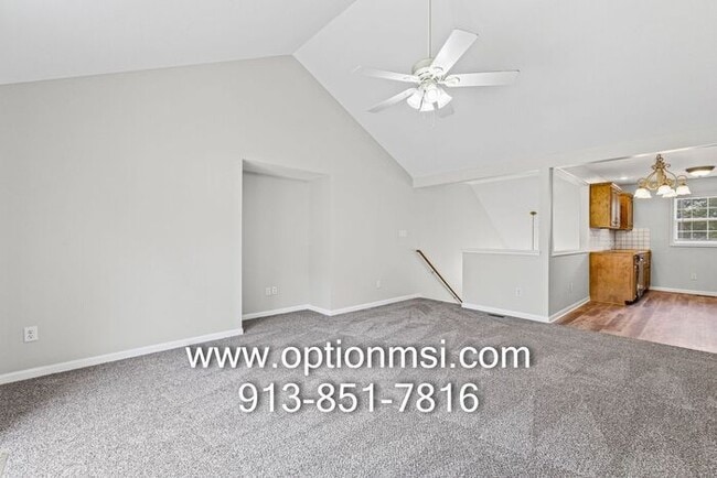 Building Photo - Welcome home to this beautifully updated 3-bedroom, 2-bath duplex in the heart of Johnson County!