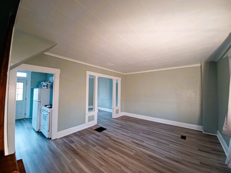 Building Photo - 14 S 2nd St