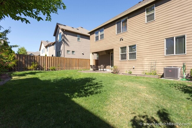 Building Photo - Stunning 3BD | 3BA | Luxury Single Family Home in Orenco | Near Intel & Park | Fenced Yard I Sola...