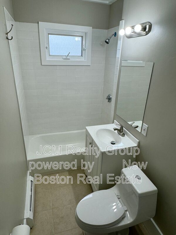 Building Photo - 23 Mall St