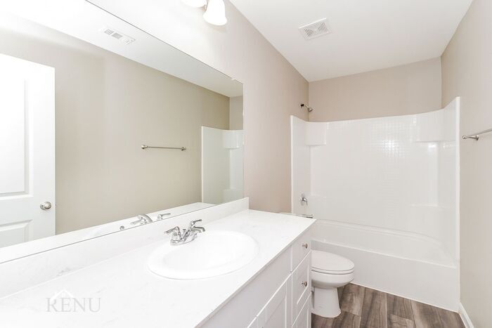 Building Photo - 13400 Hiskey Dr