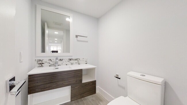 Building Photo - 3980 Oaks Clubhouse Dr