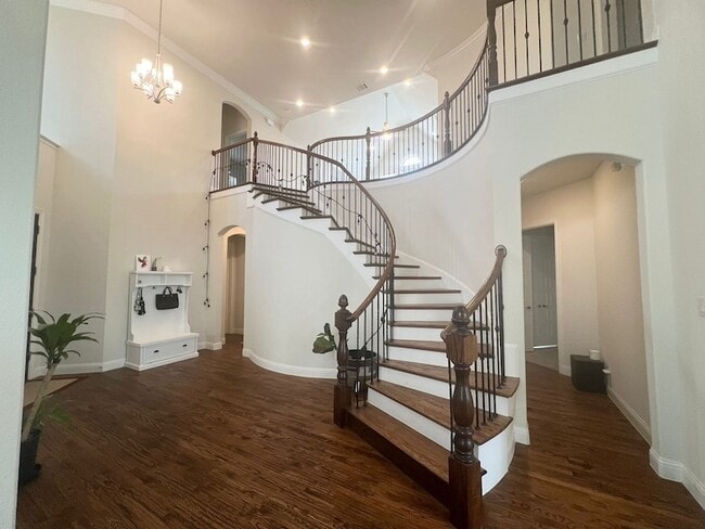 Building Photo - 10505 Wintergreen Dr