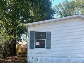 Building Photo - Spacious 4-Bedroom/2-Bath Mobile Home-Great Location!  Minutes to Eglin Air Force Base