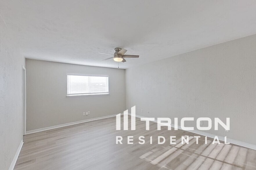 Building Photo - 4848 Alta Oaks Ln