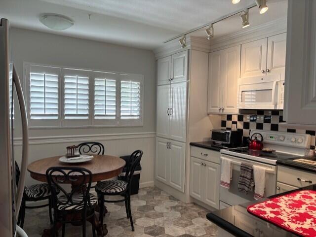 Building Photo - 15234 Lakes of Delray Blvd