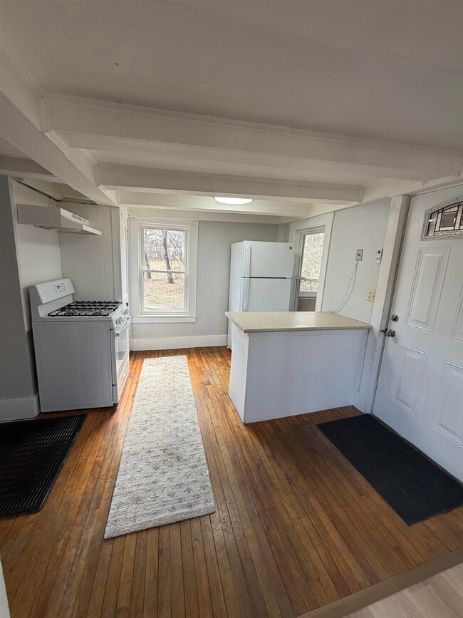 Building Photo - 303 N State St