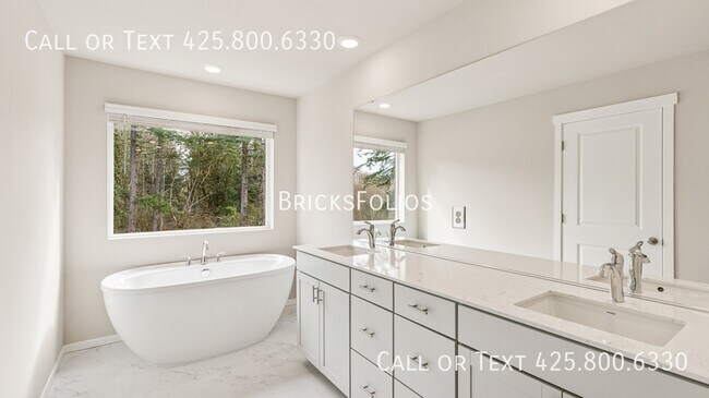 Building Photo - 2319 Boxcar Ct NE