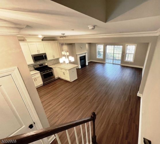 Building Photo - 7 N Ridge Cir