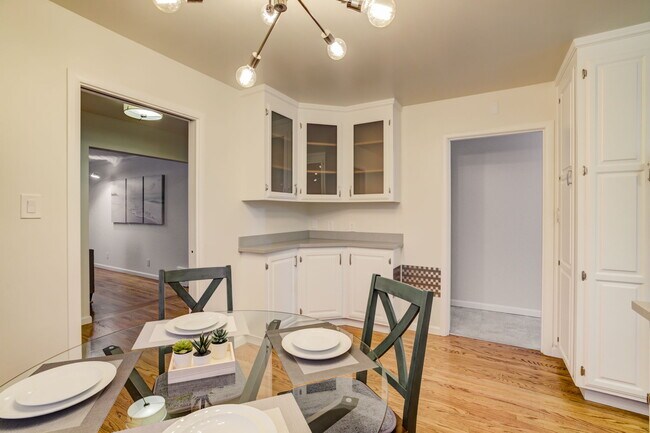 Building Photo - 672 Baden Ave