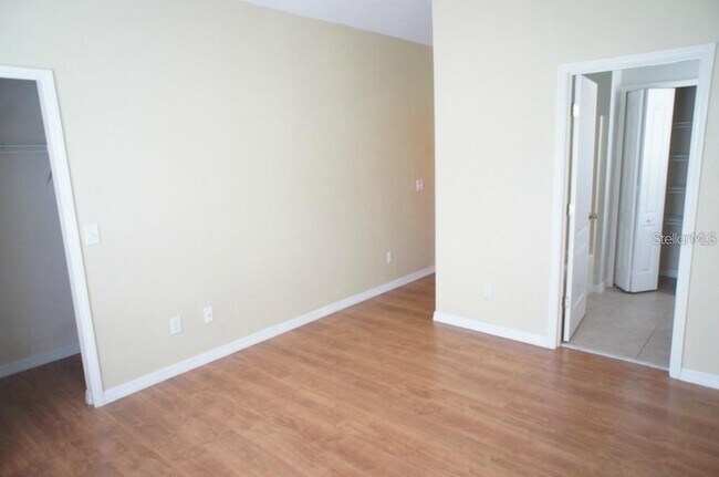 Building Photo - 427 Wilton Cir