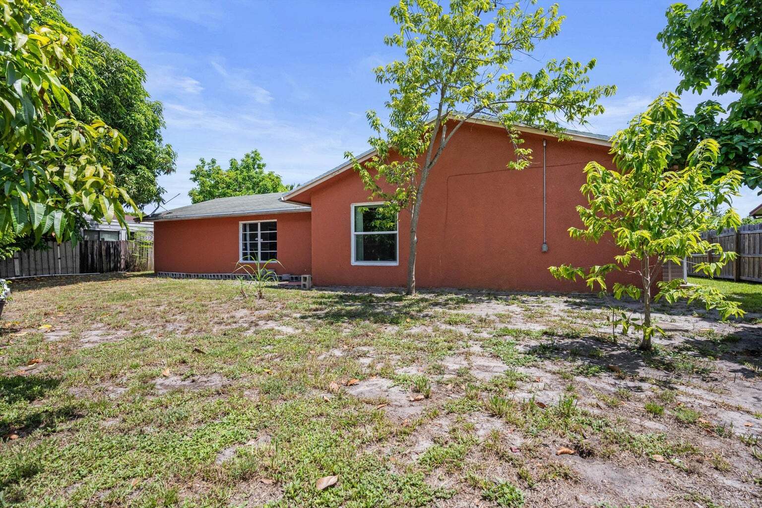 Building Photo - 4928 Marbella Rd N