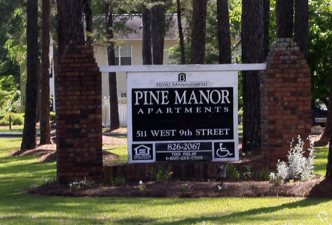 Building Photo - Pine Manor Apartments