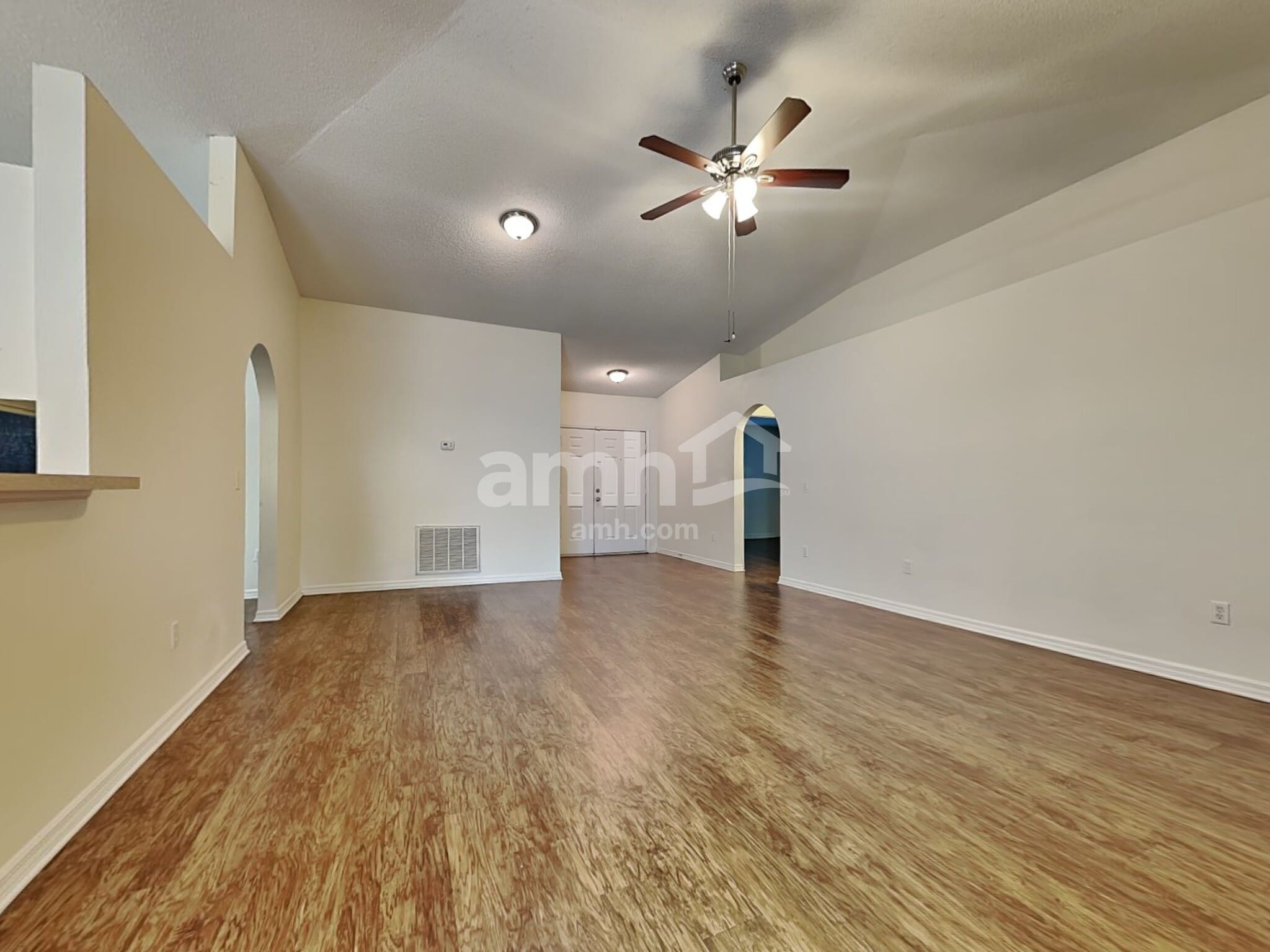 Building Photo - 25209 Hyde Park Blvd