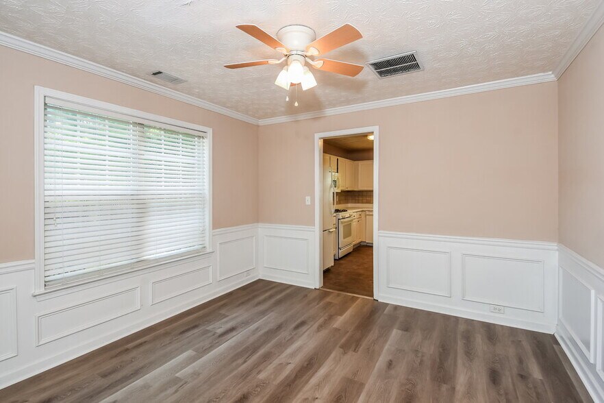 Building Photo - 1675 Berrywood Way
