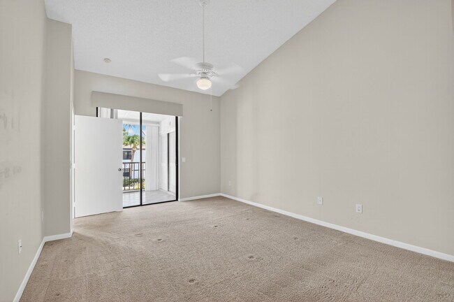 Building Photo - 5136 Floria Dr