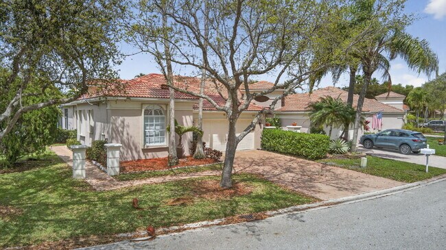 Building Photo - Beautiful & Spacious 3 Bedroom and 2 Bathroom with 2 Car garage and covered patio Home in West Pa...