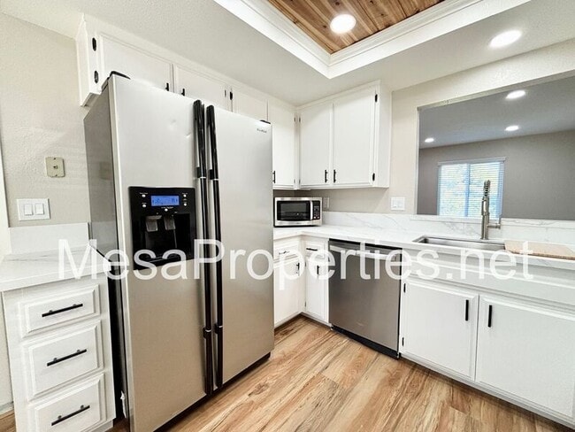 Building Photo - 7095 Lyons Ave