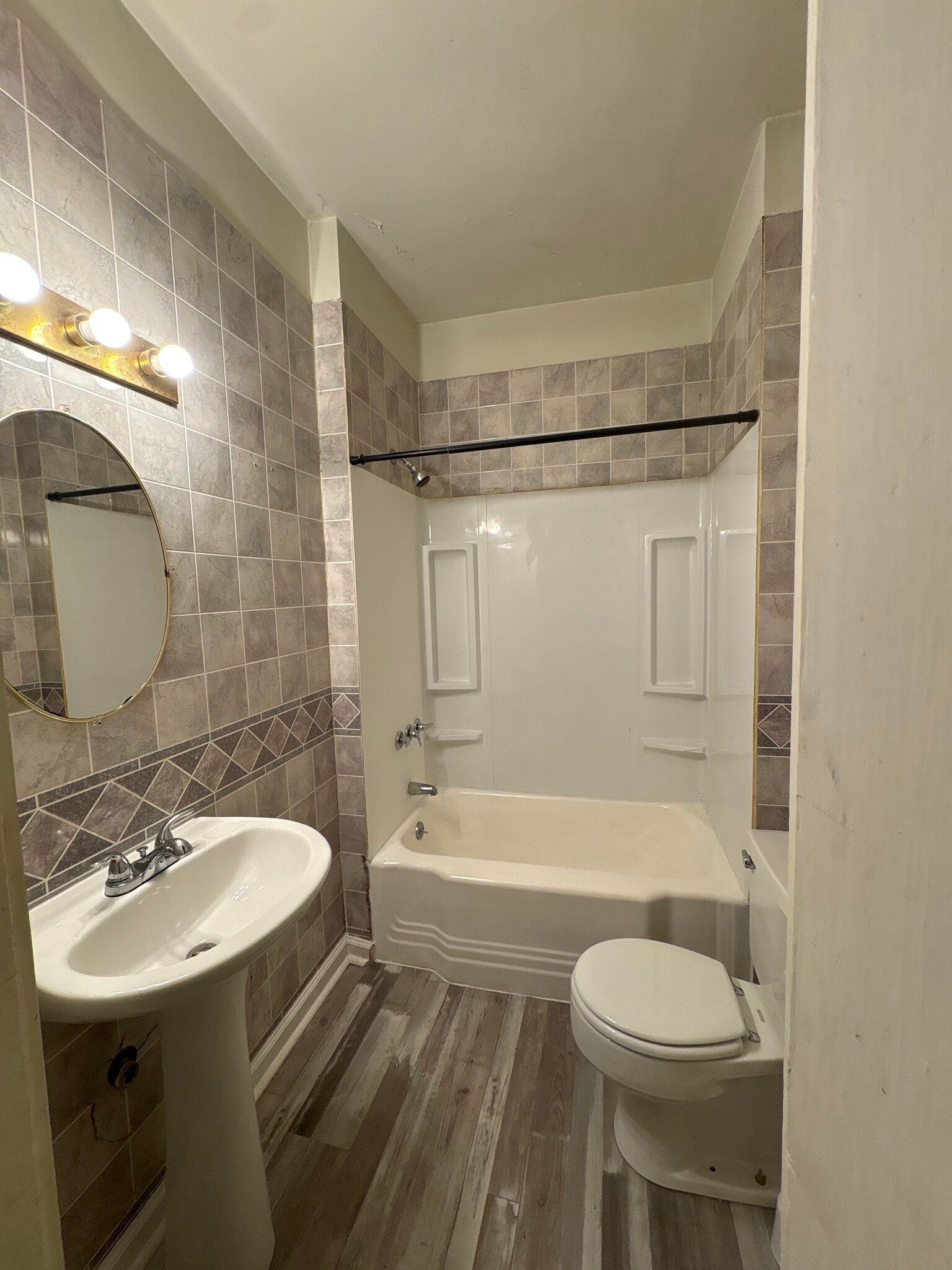 Building Photo - 360 Euclid Ave